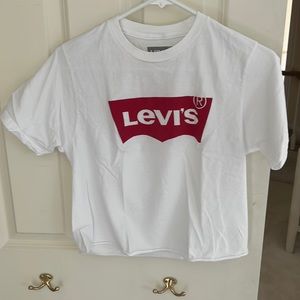Levi’s Cropped White Logo Tee